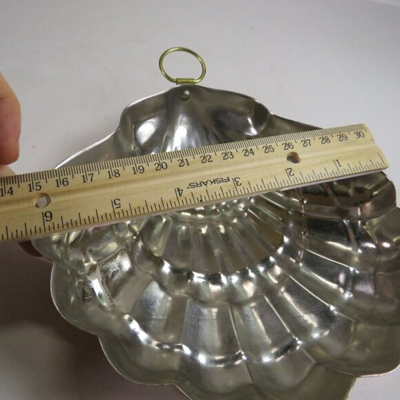 Copper Clam Shell Sea Shell 6.5x6.5" with hanging ring - Picture 4 of 7